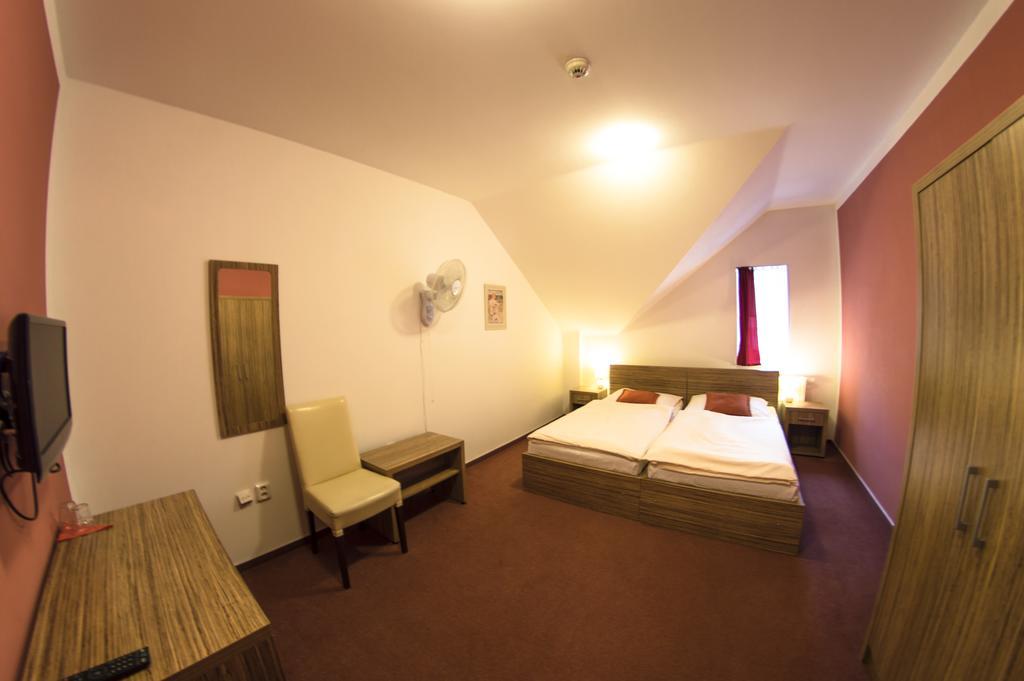 Wellness Hotel Hukvaldy Polopenze A Wellness V Cene Příbor Exterior foto
