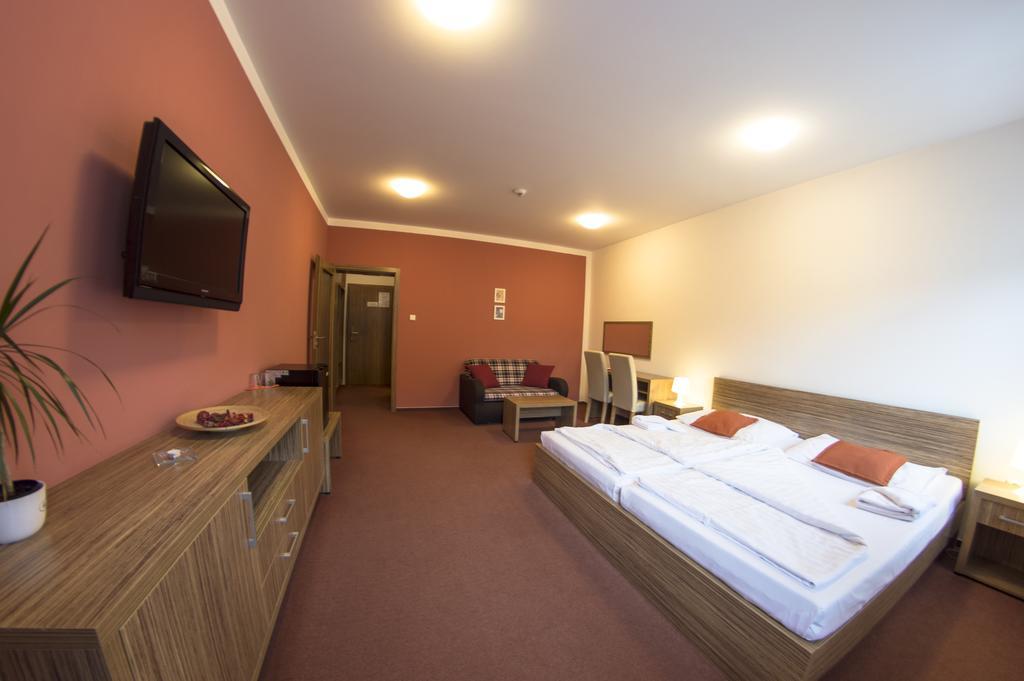 Wellness Hotel Hukvaldy Polopenze A Wellness V Cene Příbor Exterior foto