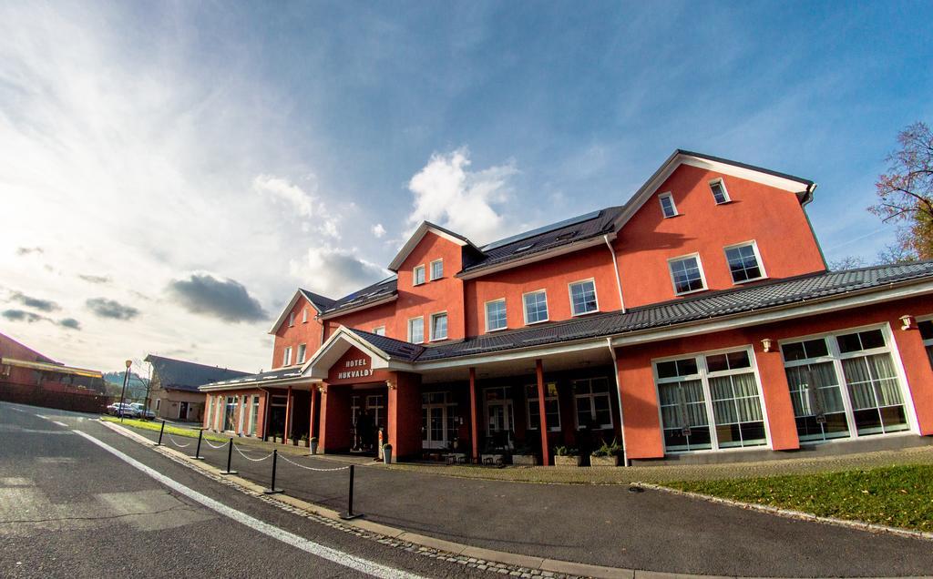 Wellness Hotel Hukvaldy Polopenze A Wellness V Cene Příbor Exterior foto