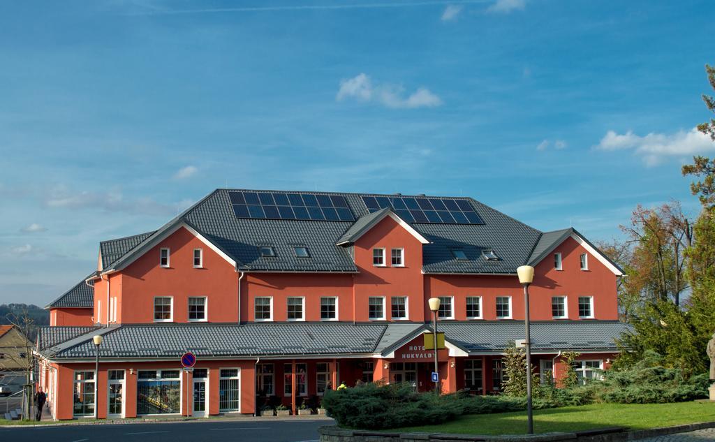 Wellness Hotel Hukvaldy Polopenze A Wellness V Cene Příbor Exterior foto